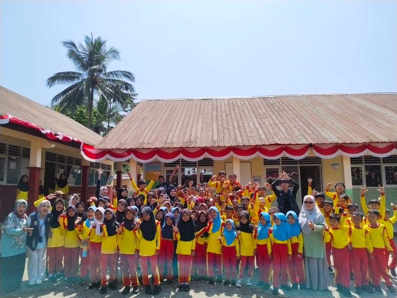 Semarak HUT RI ke-81: KKN Kelompok 8 Gelar Lomba di SDN 01 Serayu Karanganyar